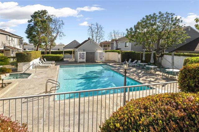 1693 N Mountain D, Upland, CA 91784