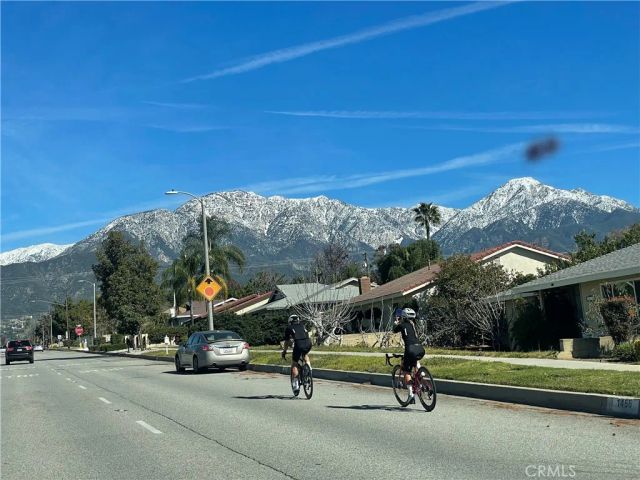 1693 N Mountain D, Upland, CA 91784