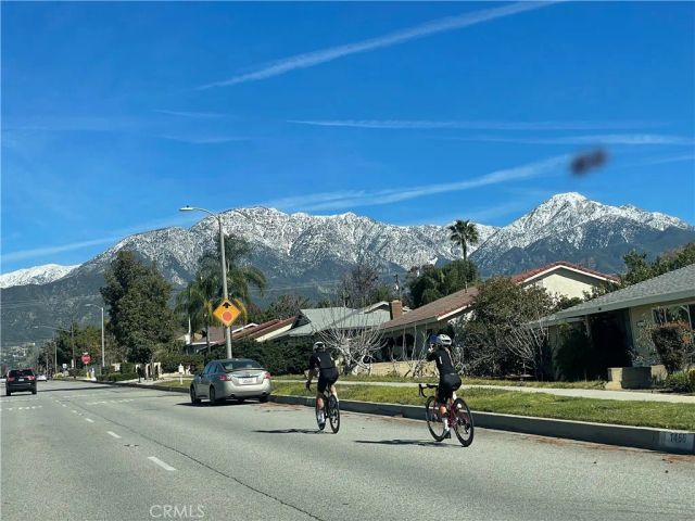 1693 N Mountain D, Upland, CA 91784