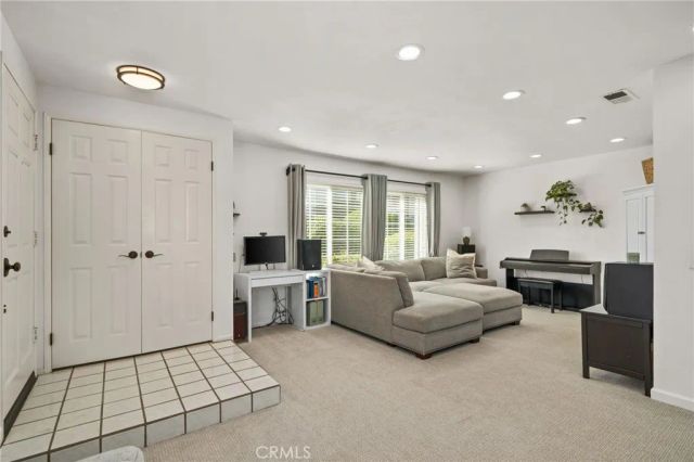 1693 N Mountain D, Upland, CA 91784