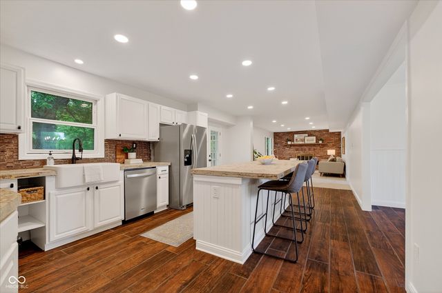 9838 Barth Drive, Zionsville, IN 46077