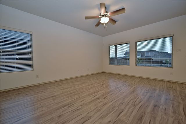 7041 Seton Hall Drive, Fort Worth, TX 76120
