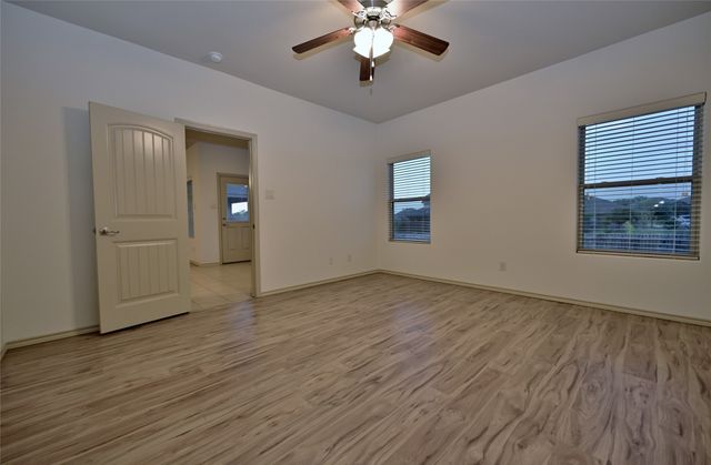 7041 Seton Hall Drive, Fort Worth, TX 76120