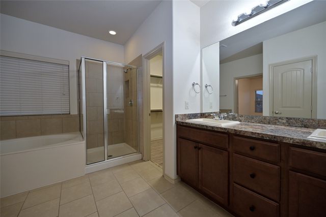 7041 Seton Hall Drive, Fort Worth, TX 76120