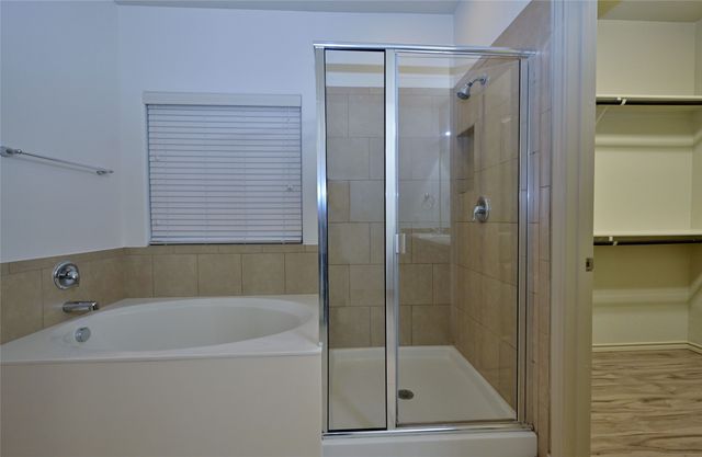 7041 Seton Hall Drive, Fort Worth, TX 76120