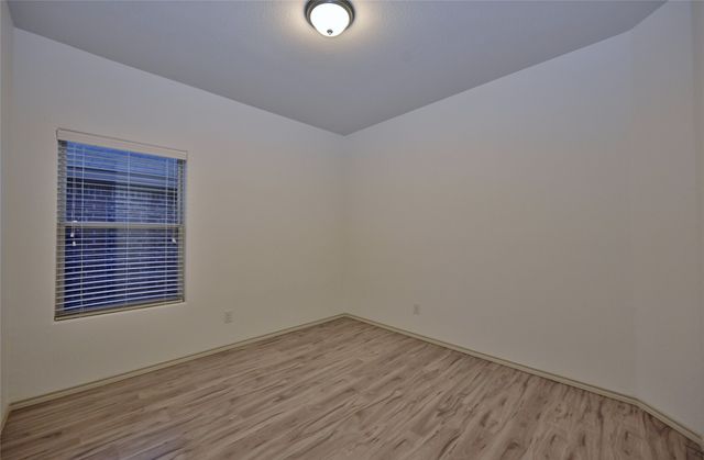 7041 Seton Hall Drive, Fort Worth, TX 76120