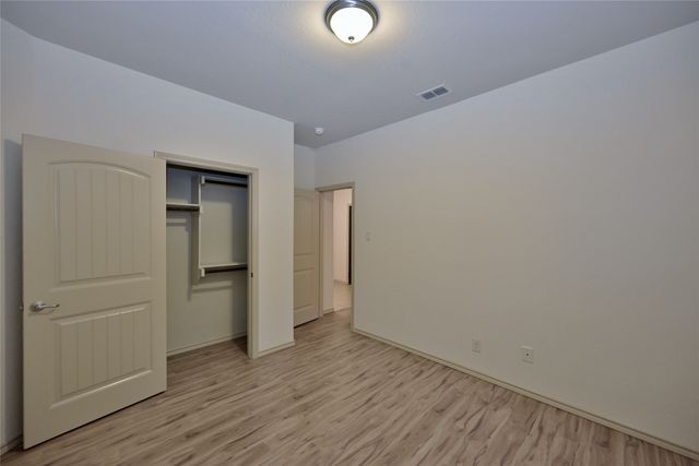 7041 Seton Hall Drive, Fort Worth, TX 76120