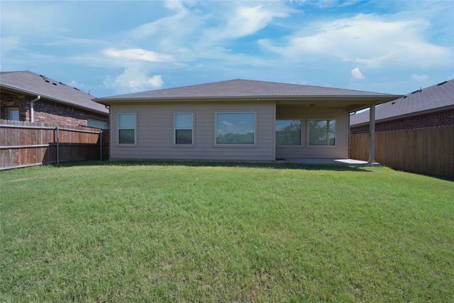7041 Seton Hall Drive, Fort Worth, TX 76120