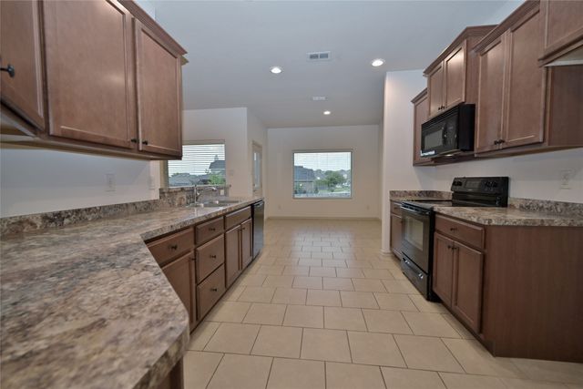 7041 Seton Hall Drive, Fort Worth, TX 76120