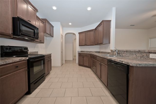 7041 Seton Hall Drive, Fort Worth, TX 76120