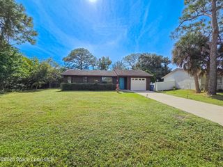 410 Albenga Road NW, Palm Bay, FL 32907