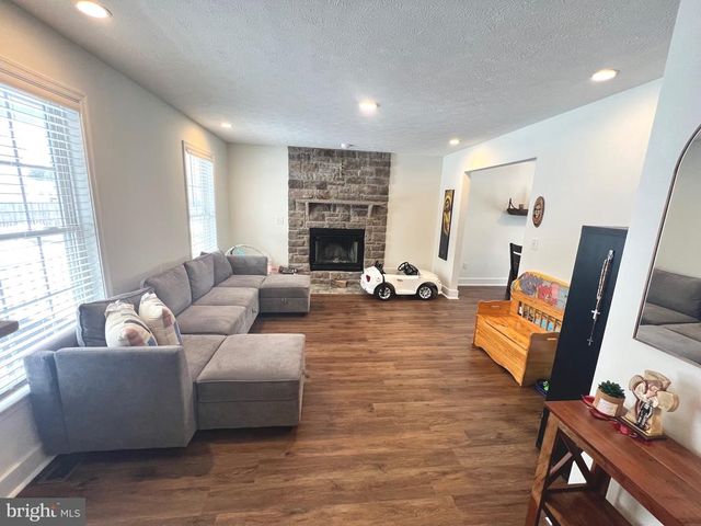 2405 GIFHORN CT, Fredericksburg, VA 22408