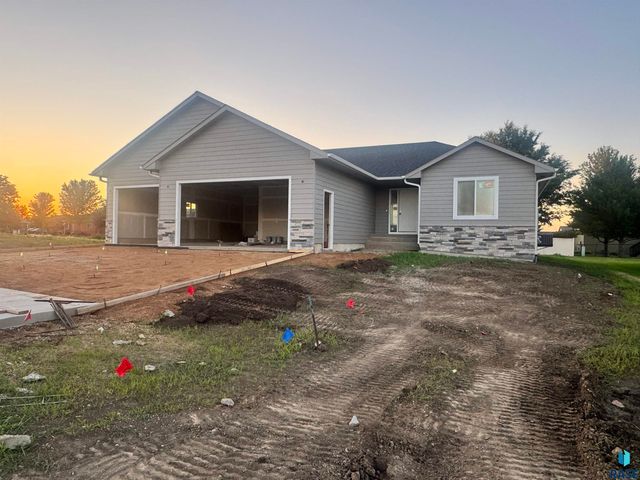 524 Shirley St Street, Harrisburg, SD 57032
