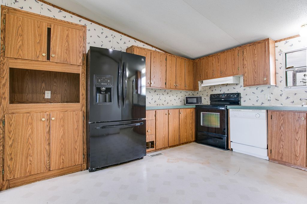 Image 4 of property listing at 10158 W Indian Creek Road, San Angelo, TX 76901