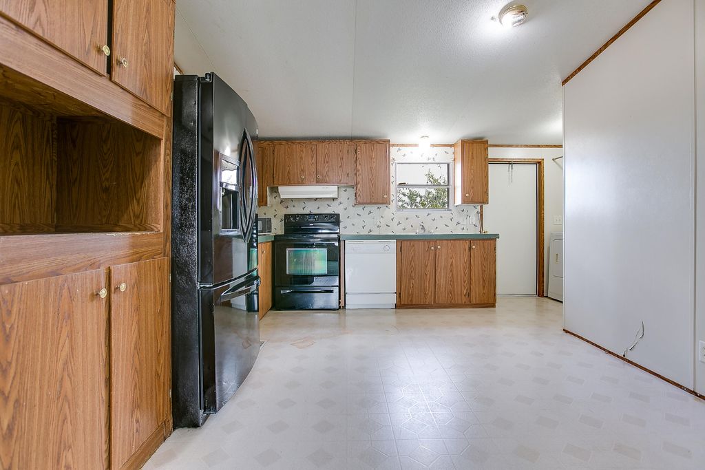 Image 7 of property listing at 10158 W Indian Creek Road, San Angelo, TX 76901