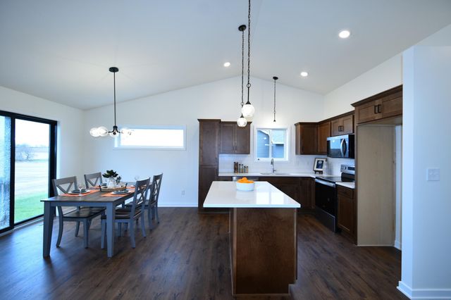 903 7th Avenue, Wanamingo, MN 55983