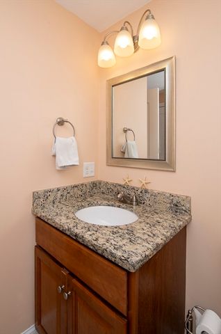 42 Arbor Ridge, Plymouth, MA 02360