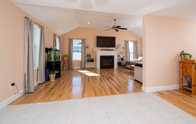 42 Arbor Ridge, Plymouth, MA 02360