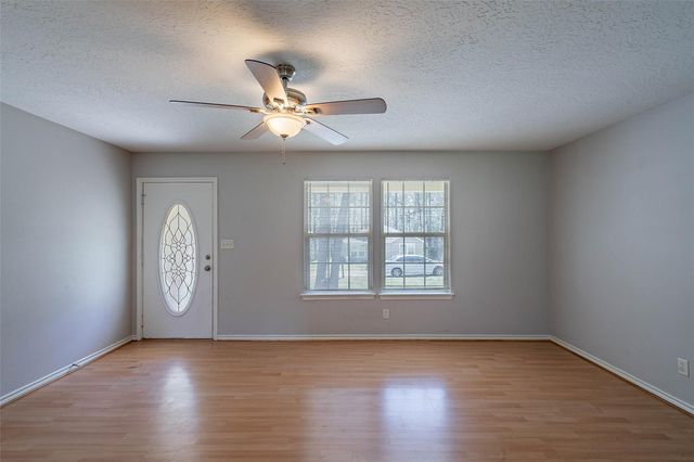 10733 Royal York Drive, Conroe, TX 77303