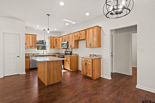 1339 Hwy 67, Mt Vernon, TX 75457