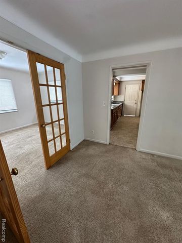 14621 Rosemary Boulevard, Oak Park, MI 48237