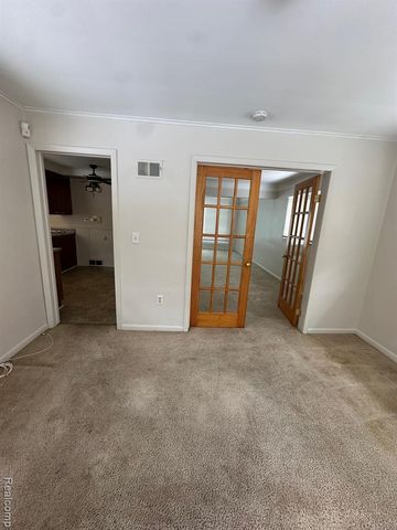 14621 Rosemary Boulevard, Oak Park, MI 48237