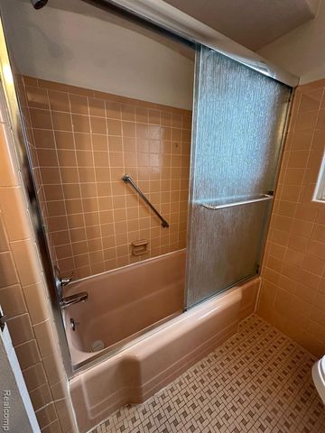 14621 Rosemary Boulevard, Oak Park, MI 48237