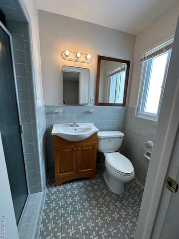 14621 Rosemary Boulevard, Oak Park, MI 48237