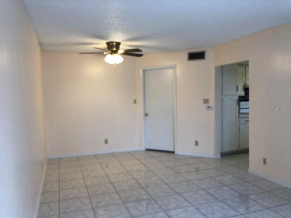 Image 11 of property listing at 2616 LEMON TREE LANE F, Orlando, FL 32839