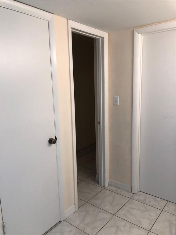 Image 4 of property listing at 2616 LEMON TREE LANE F, Orlando, FL 32839