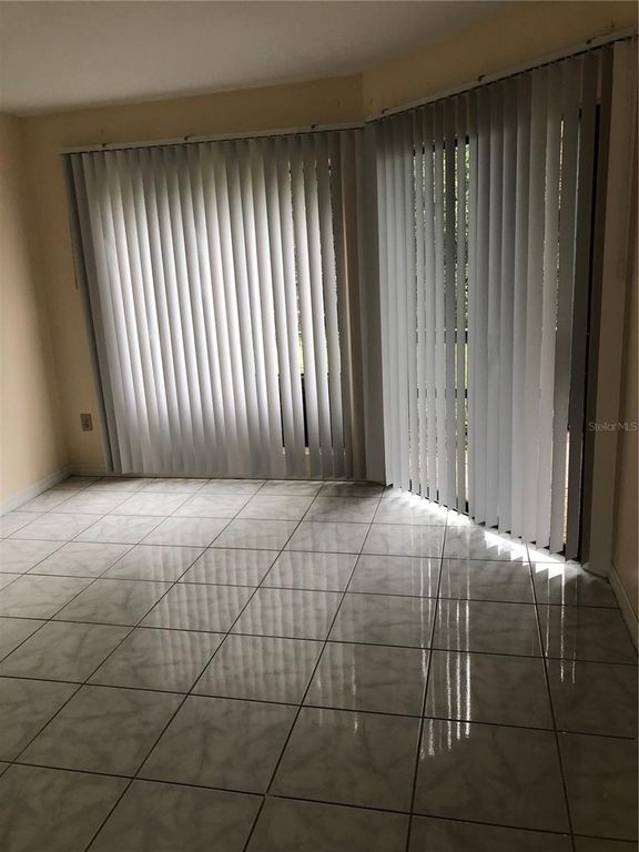 Image 6 of property listing at 2616 LEMON TREE LANE F, Orlando, FL 32839