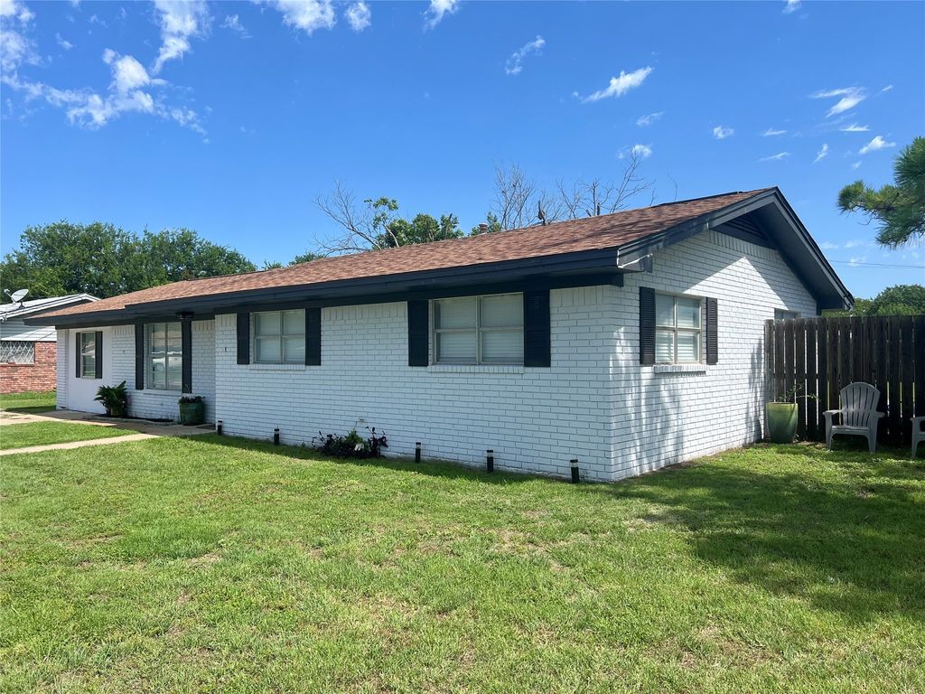 702 Belfast Street, Dublin, TX 76446