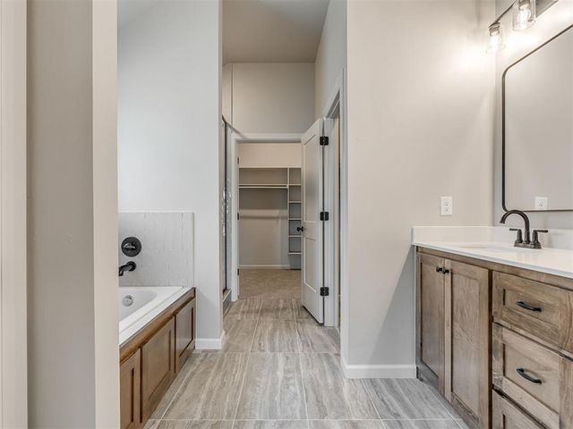 4901 Misty Wood Lane, Mustang, OK 73064