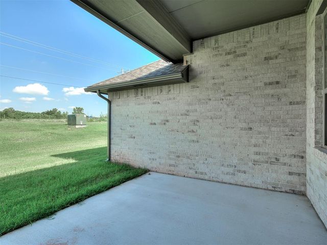 4901 Misty Wood Lane, Mustang, OK 73064
