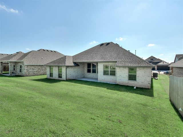 4901 Misty Wood Lane, Mustang, OK 73064
