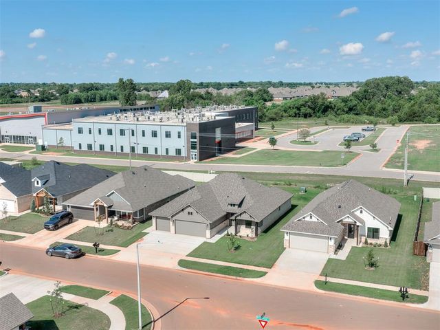 4901 Misty Wood Lane, Mustang, OK 73064