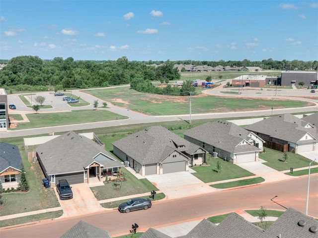 4901 Misty Wood Lane, Mustang, OK 73064
