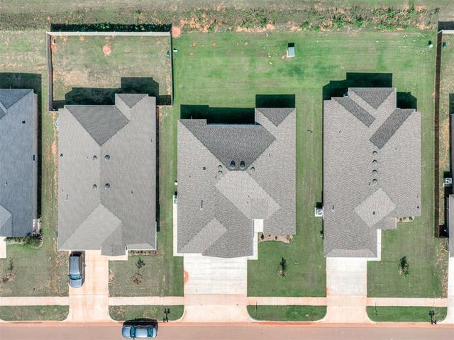 4901 Misty Wood Lane, Mustang, OK 73064