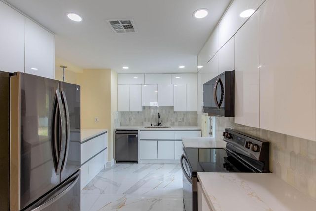 405 NE 24th Avenue, Pompano Beach, FL 33062