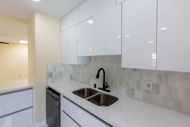 405 NE 24th Avenue, Pompano Beach, FL 33062