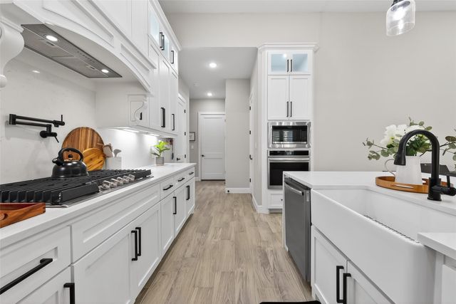 87 Waterford Way, Montgomery, TX 77356