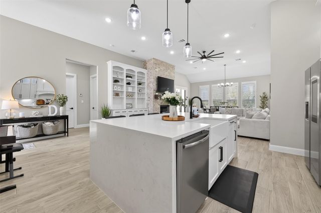 87 Waterford Way, Montgomery, TX 77356