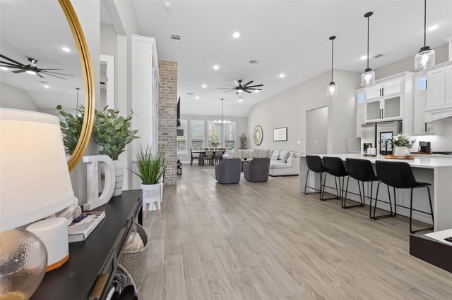 87 Waterford Way, Montgomery, TX 77356