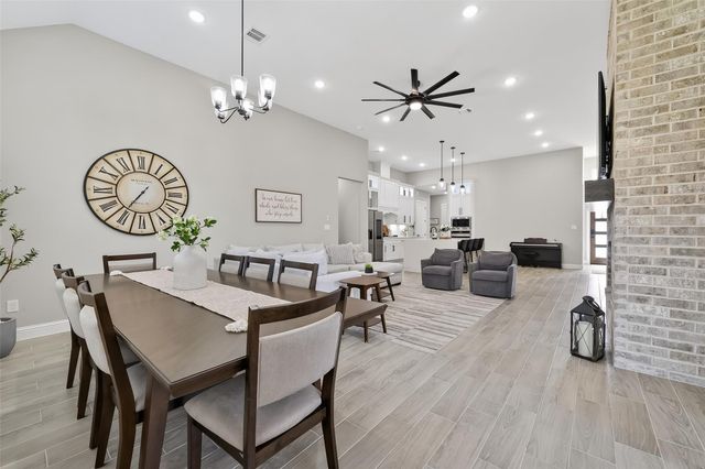 87 Waterford Way, Montgomery, TX 77356