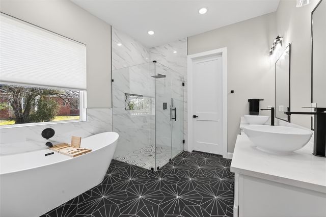 87 Waterford Way, Montgomery, TX 77356