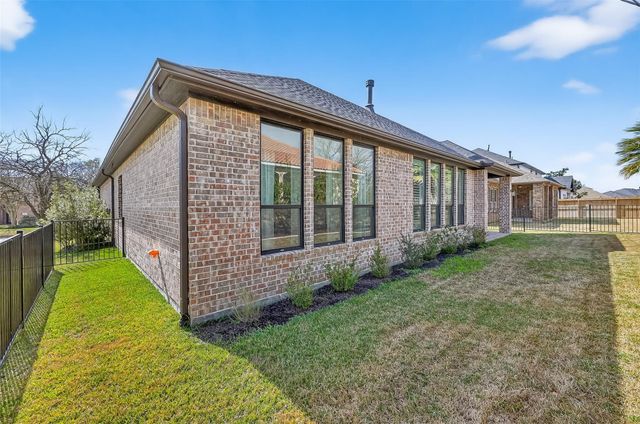87 Waterford Way, Montgomery, TX 77356