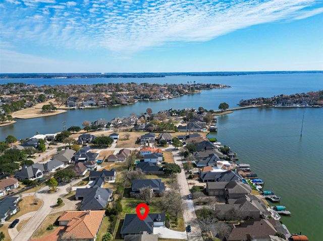 87 Waterford Way, Montgomery, TX 77356