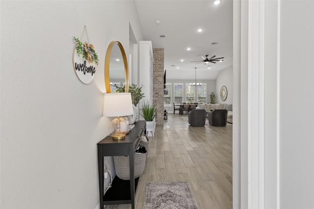 87 Waterford Way, Montgomery, TX 77356