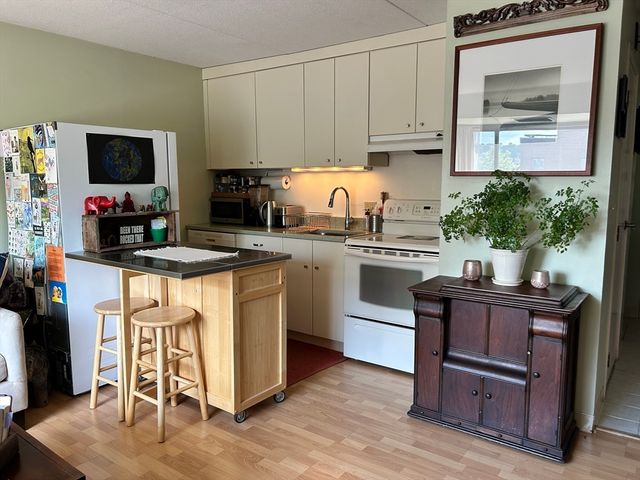 1243 Beacon 6E, Brookline, MA 02445
