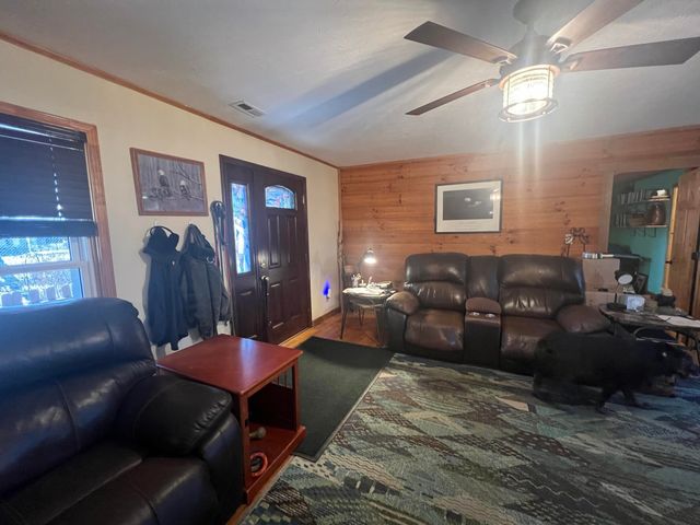 215 Old Log Lick Road, Winchester, KY 40391